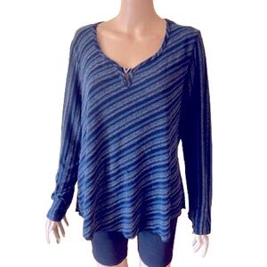 Long sleeve navy blues blouse size 2X only $7